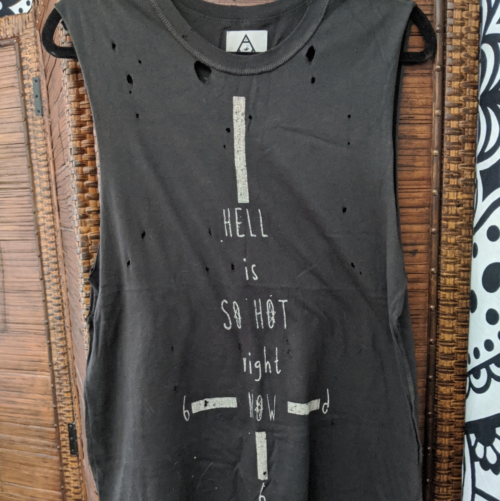 Graphic muscle tee